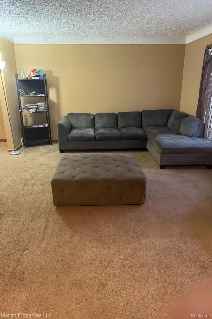 6240 W Outer Drive Detroit City MI 48235