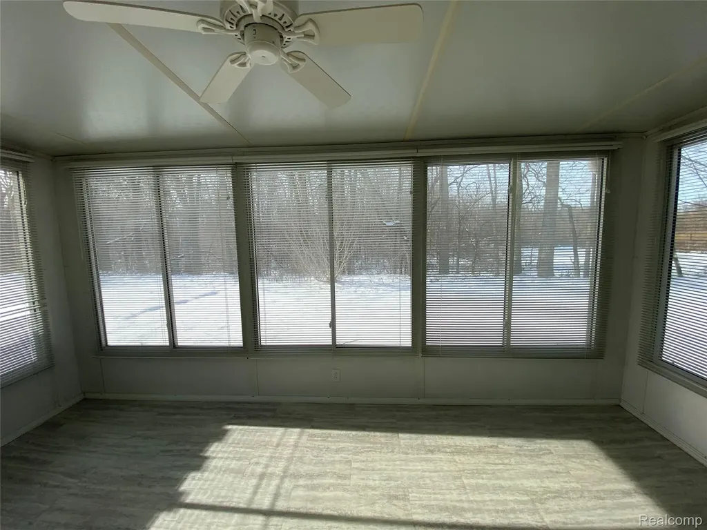 596 Yorkshire Sq. Square Milan City MI 48160