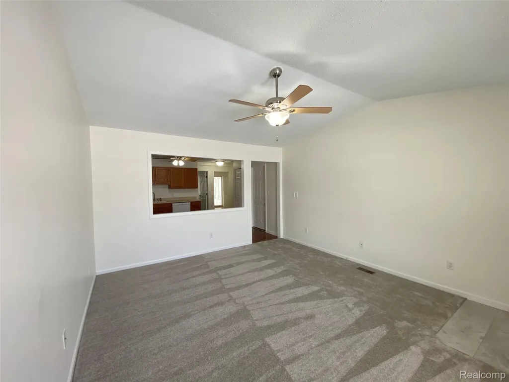596 Yorkshire Sq. Square Milan City MI 48160
