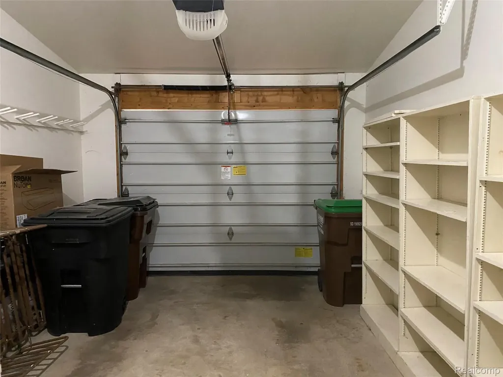 596 Yorkshire Sq. Square Milan City MI 48160