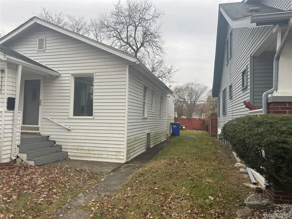 17229 Heyden Street Detroit City MI 48219