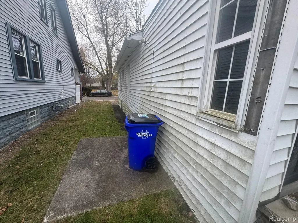 17229 Heyden Street Detroit City MI 48219