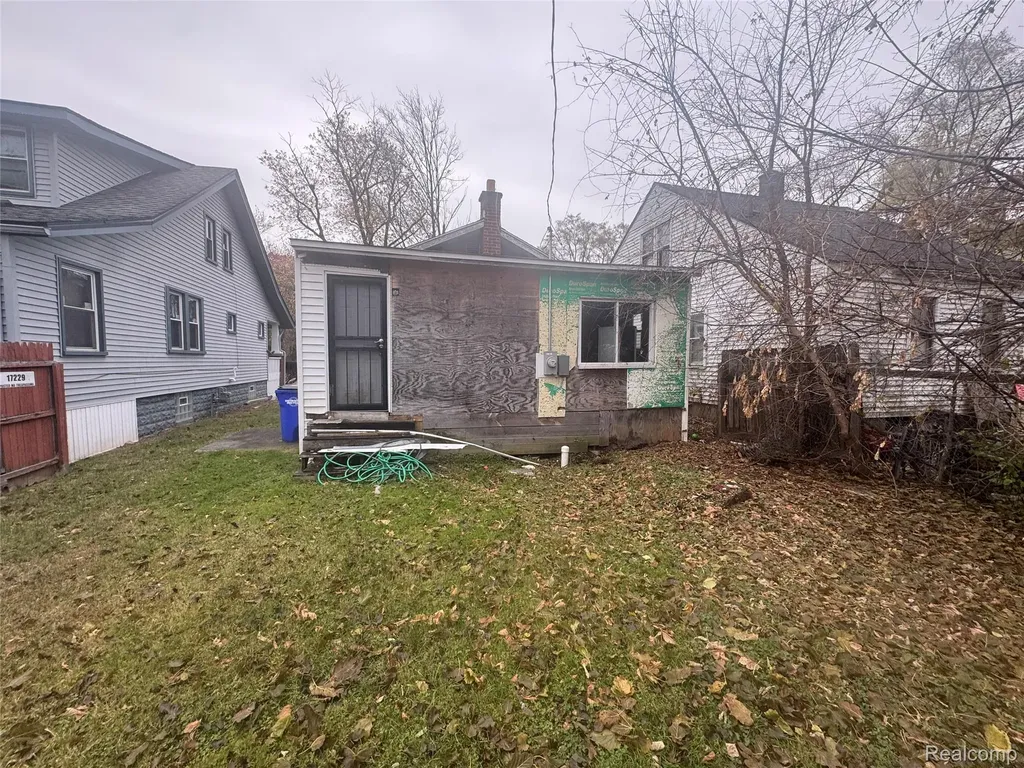17229 Heyden Street Detroit City MI 48219