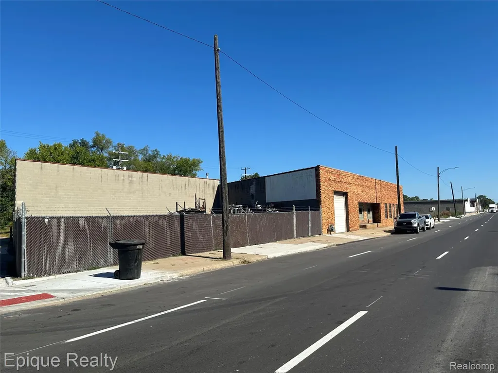 5431 E Davison Street E Detroit City MI 48212