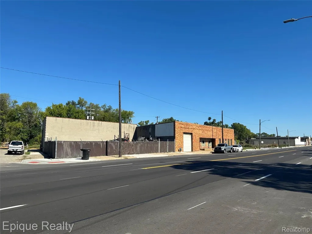5431 E Davison Street E Detroit City MI 48212