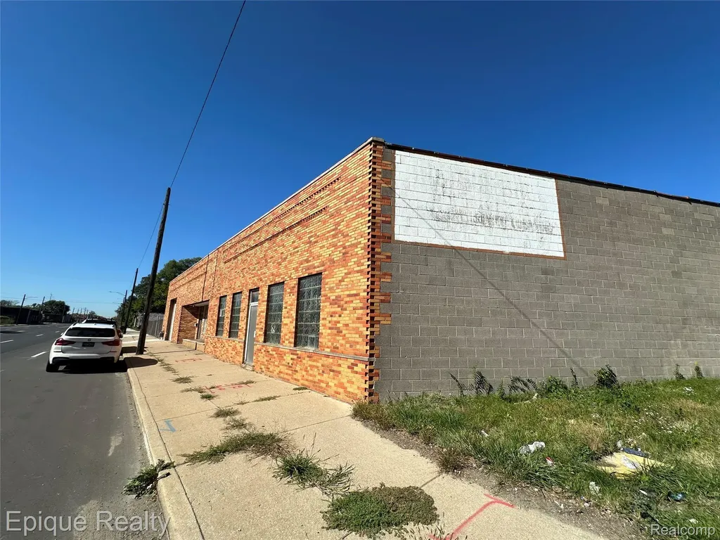 5431 E Davison Street E Detroit City MI 48212
