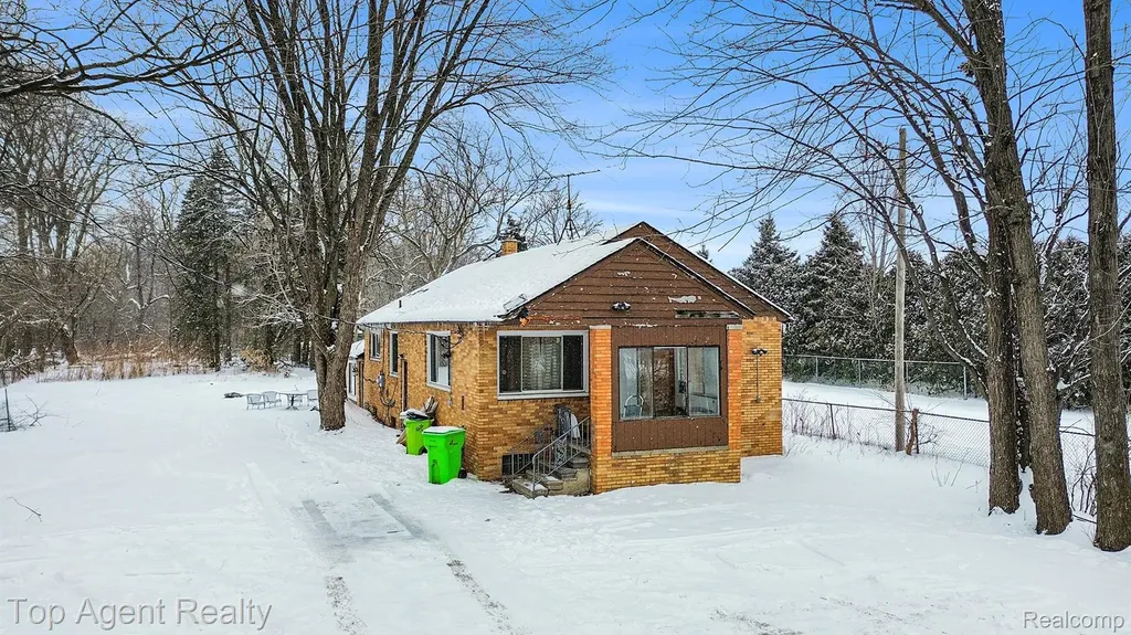 45945 N Gratiot Avenue Macomb Township MI 48042