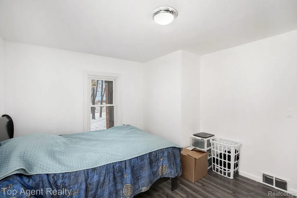 45945 N Gratiot Avenue Macomb Township MI 48042