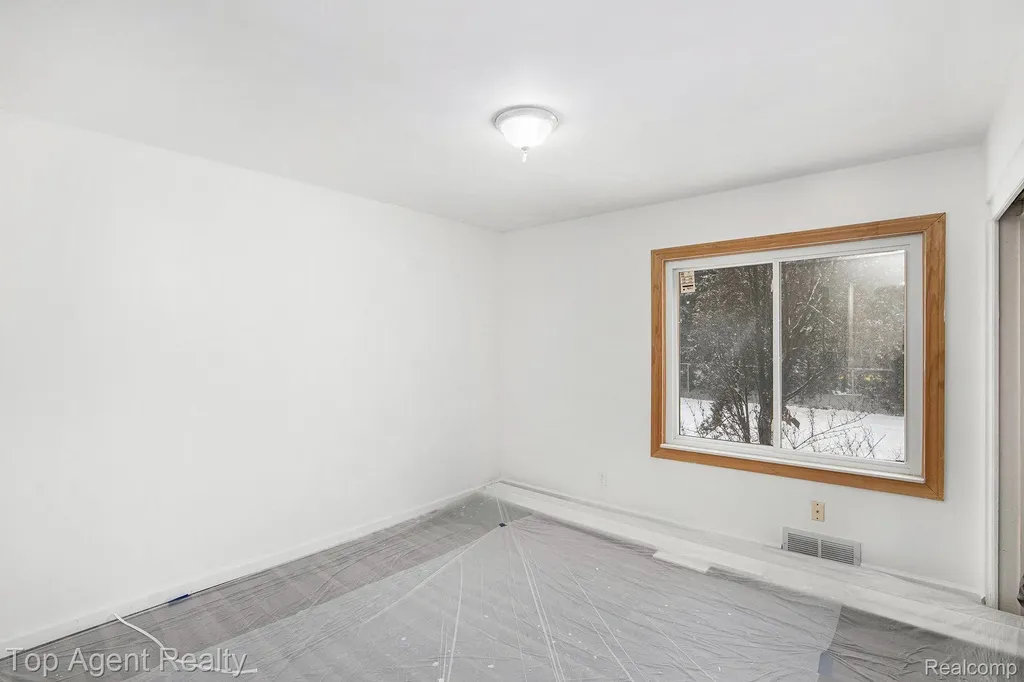 45945 N Gratiot Avenue Macomb Township MI 48042