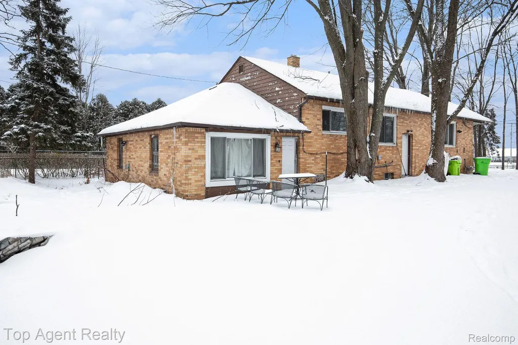45945 N Gratiot Avenue Macomb Township MI 48042