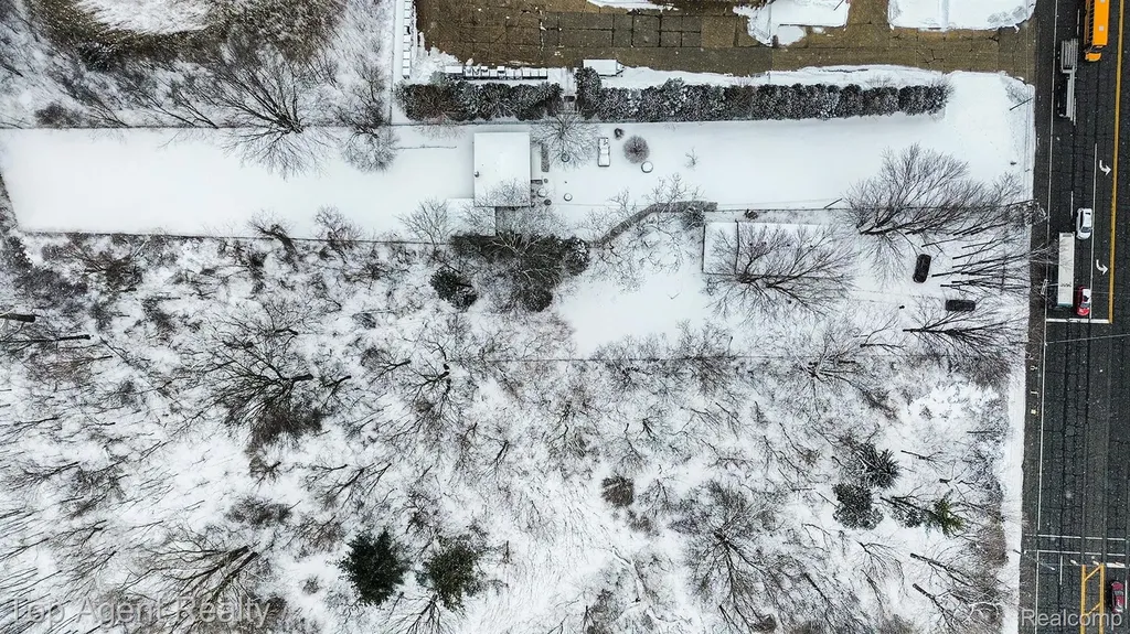 45945 N Gratiot Avenue Macomb Township MI 48042