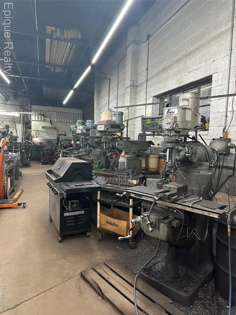 5431, 5419 & 5420 E Davison Street E Detroit City MI 48212