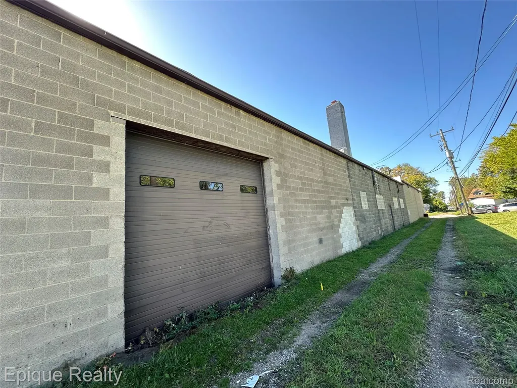 5431, 5419 & 5420 E Davison Street E Detroit City MI 48212