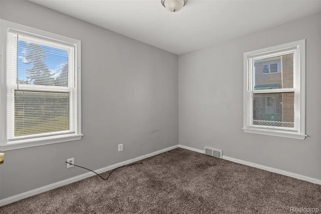 16106 Chesterfield Avenue Eastpointe City MI 48021
