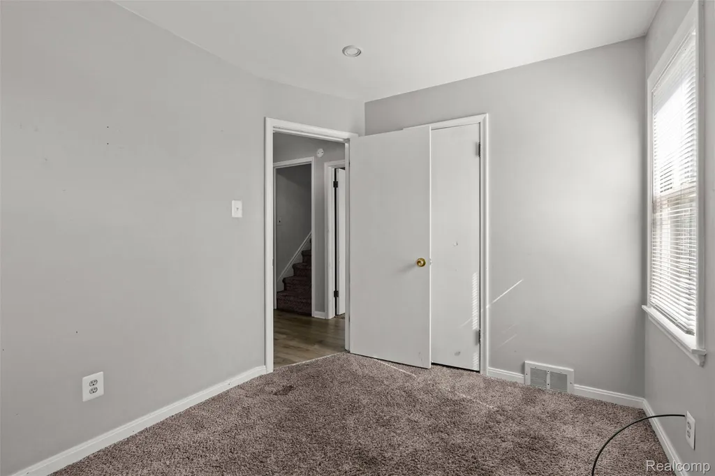 16106 Chesterfield Avenue Eastpointe City MI 48021
