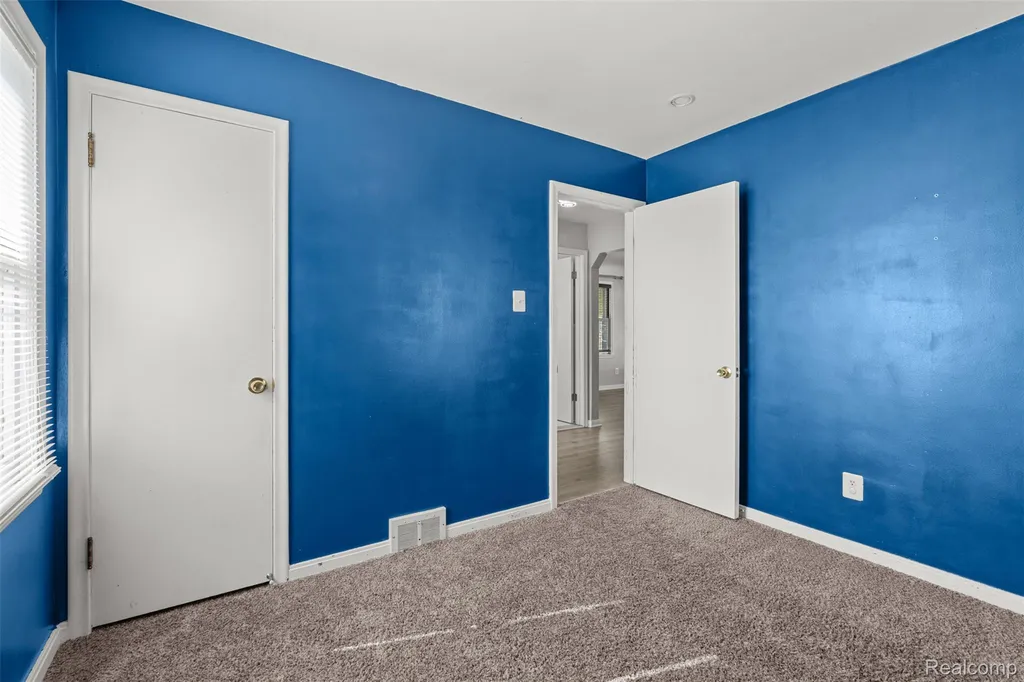 16106 Chesterfield Avenue Eastpointe City MI 48021