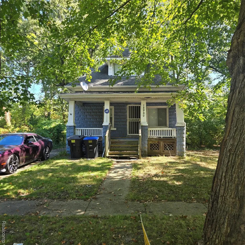 13940 Dolphin Street Detroit City MI 48223