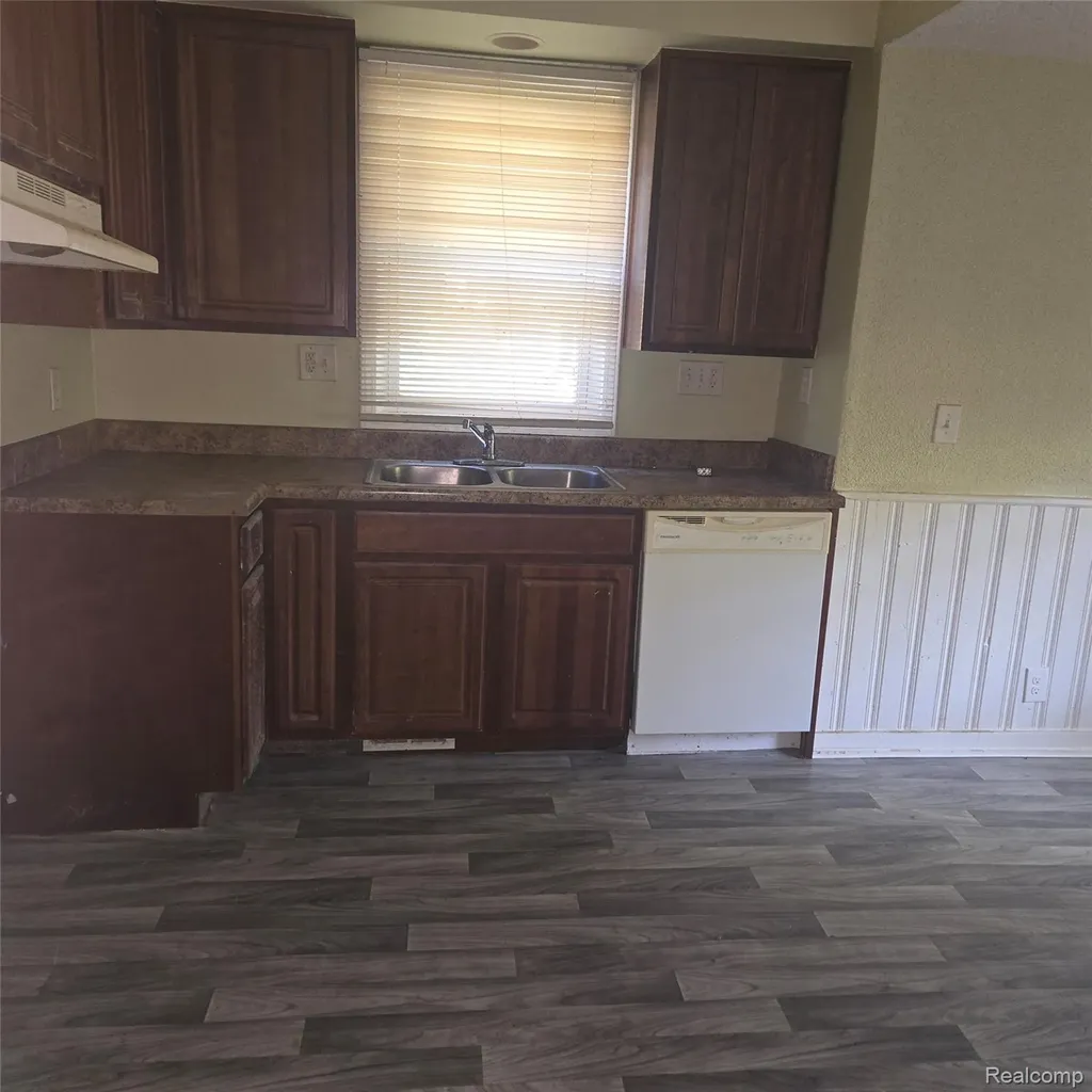13940 Dolphin Street Detroit City MI 48223
