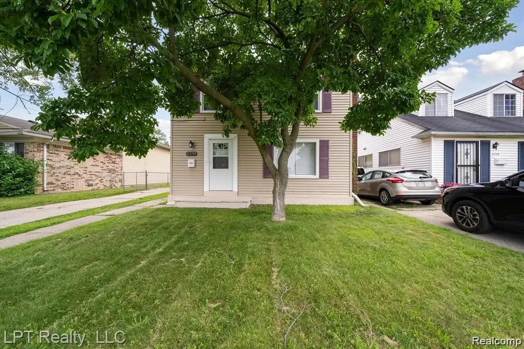 23709 W Chicago Redford Charter Township MI 48239