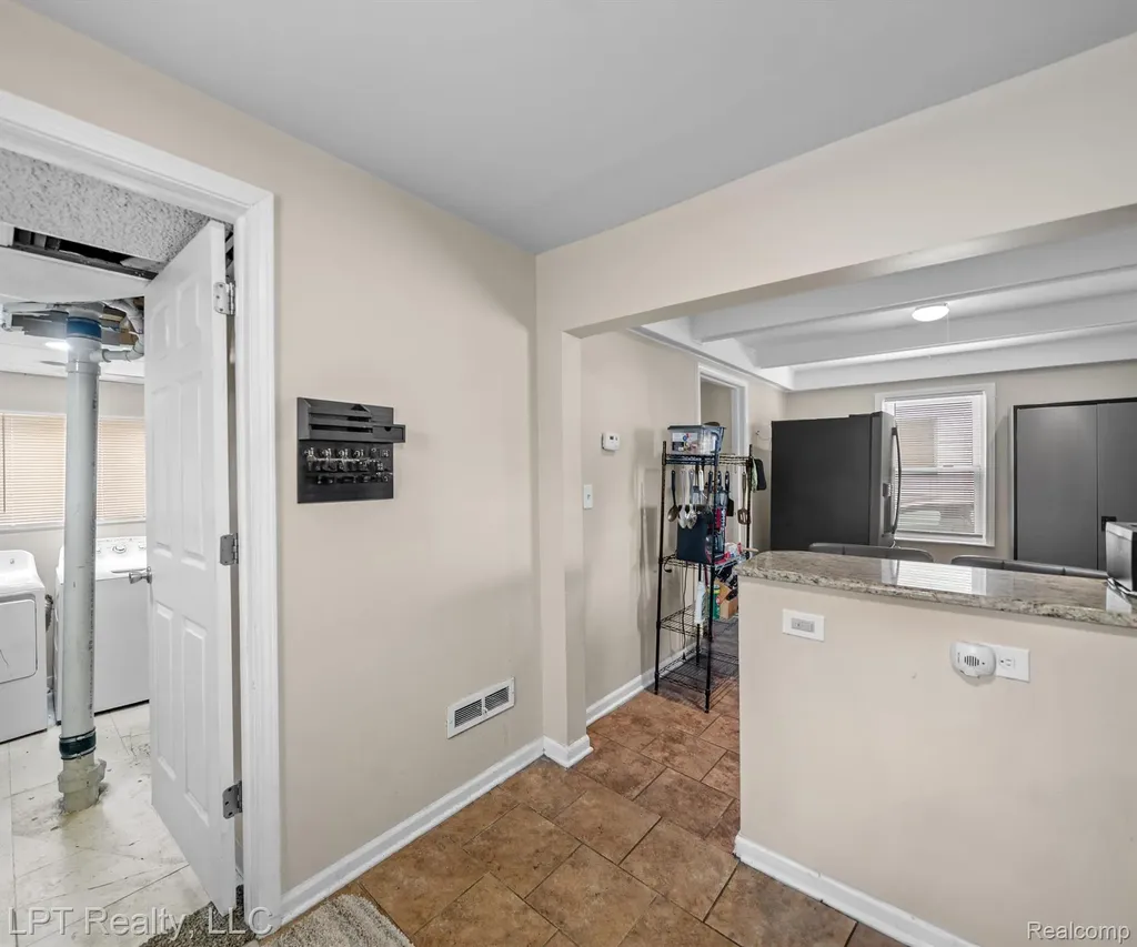 23709 W Chicago Redford Charter Township MI 48239
