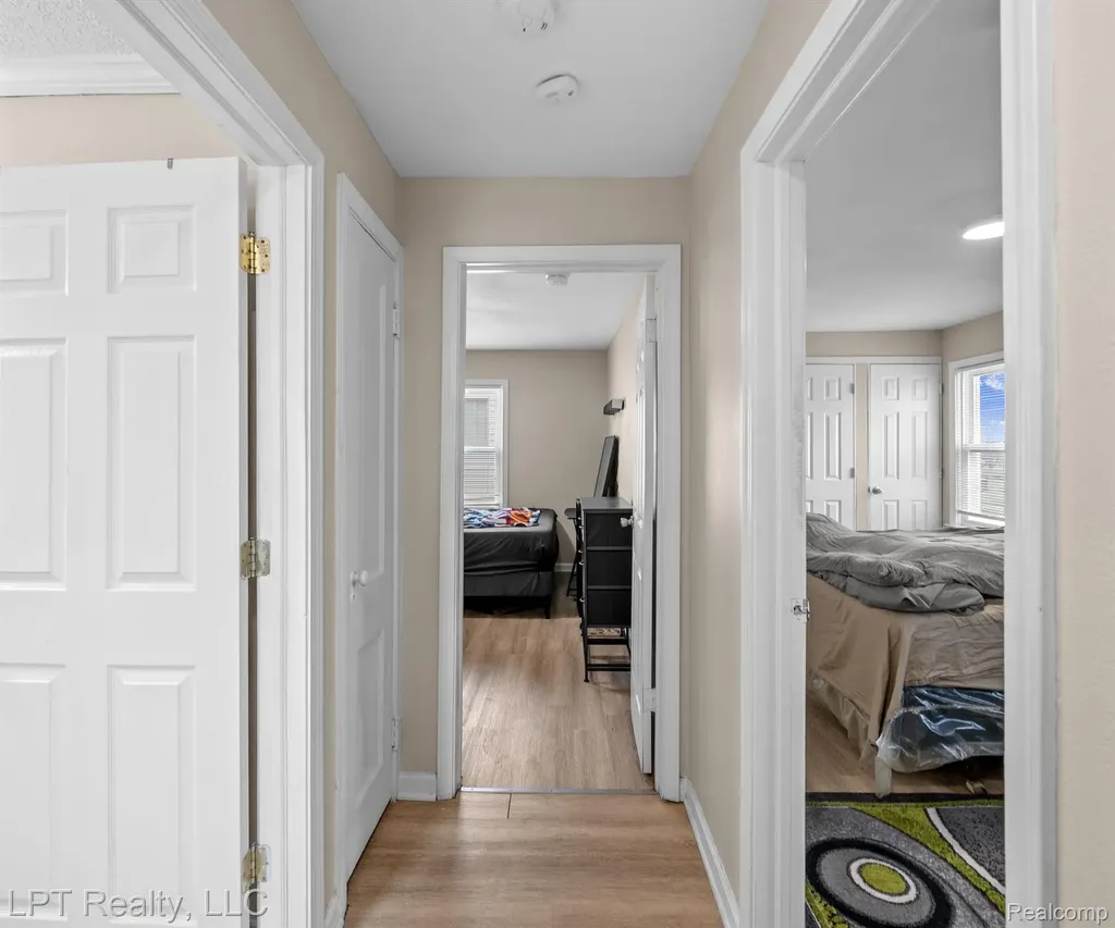 23709 W Chicago Redford Charter Township MI 48239
