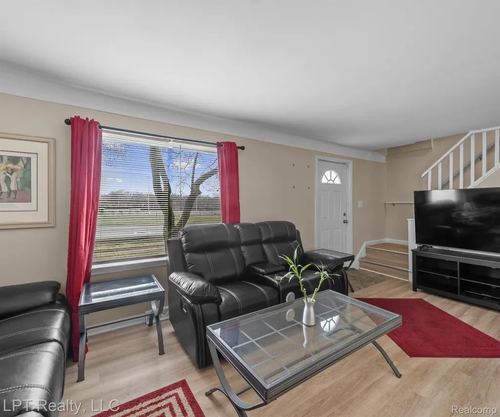 23709 W Chicago Redford Charter Township MI 48239