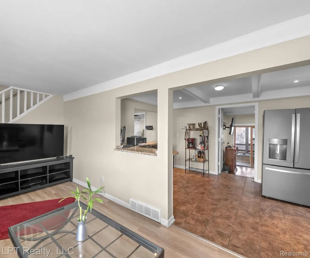 23709 W Chicago Redford Charter Township MI 48239
