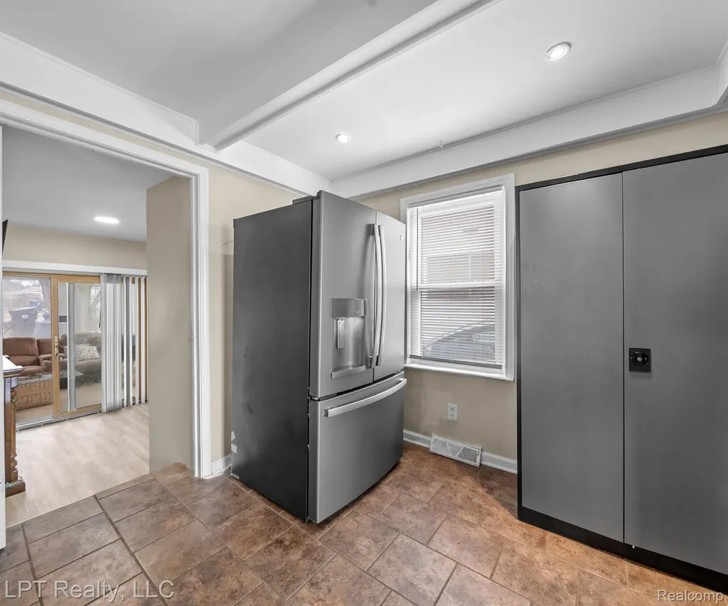 23709 W Chicago Redford Charter Township MI 48239