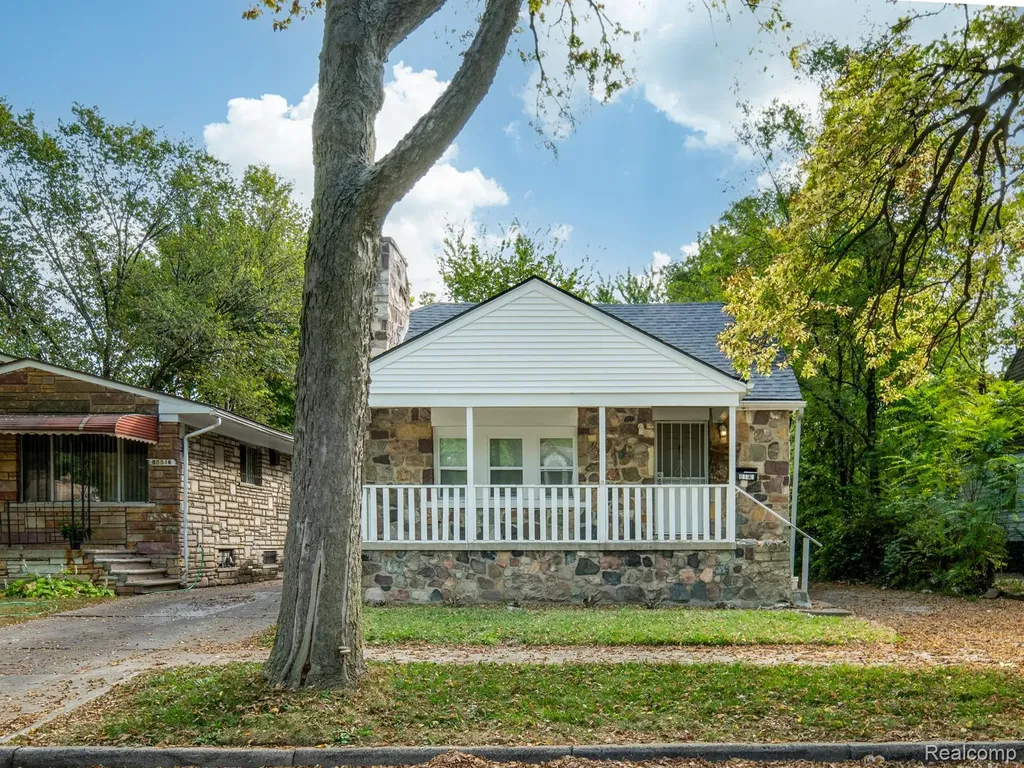 326 Eastlawn Street Detroit City MI 48215