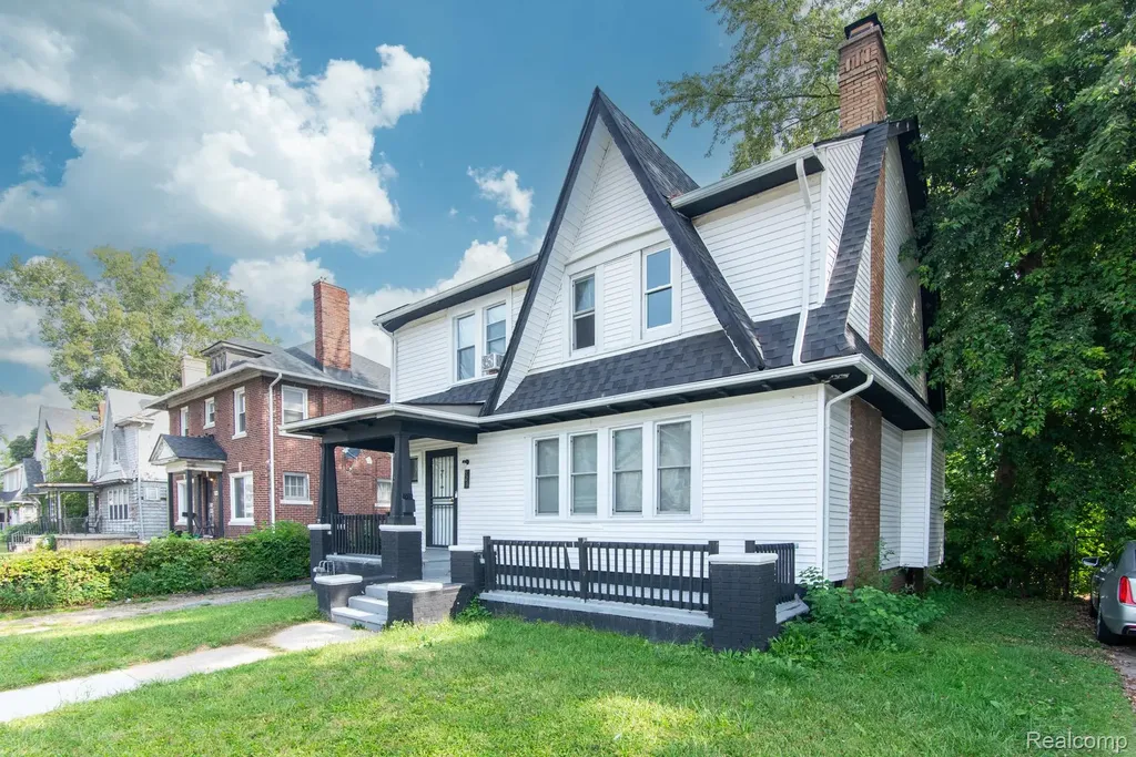 326 Eastlawn Street Detroit City MI 48215
