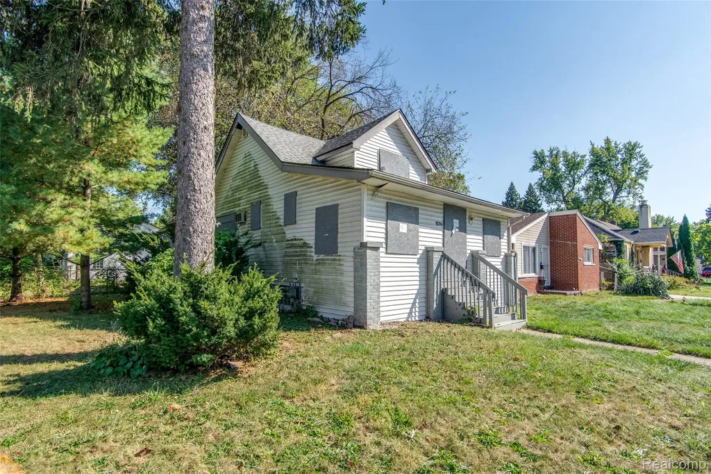 326 Eastlawn Street Detroit City MI 48215
