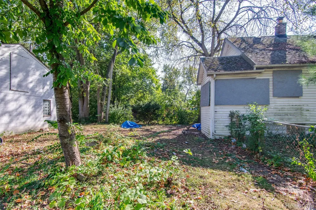 326 Eastlawn Street Detroit City MI 48215
