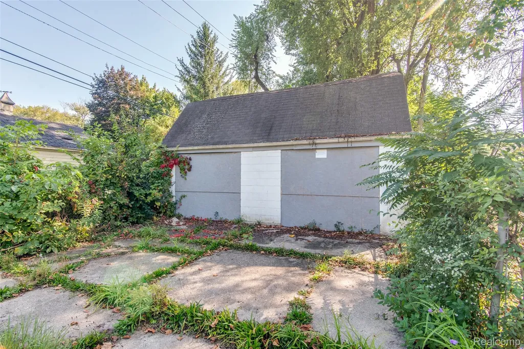 326 Eastlawn Street Detroit City MI 48215