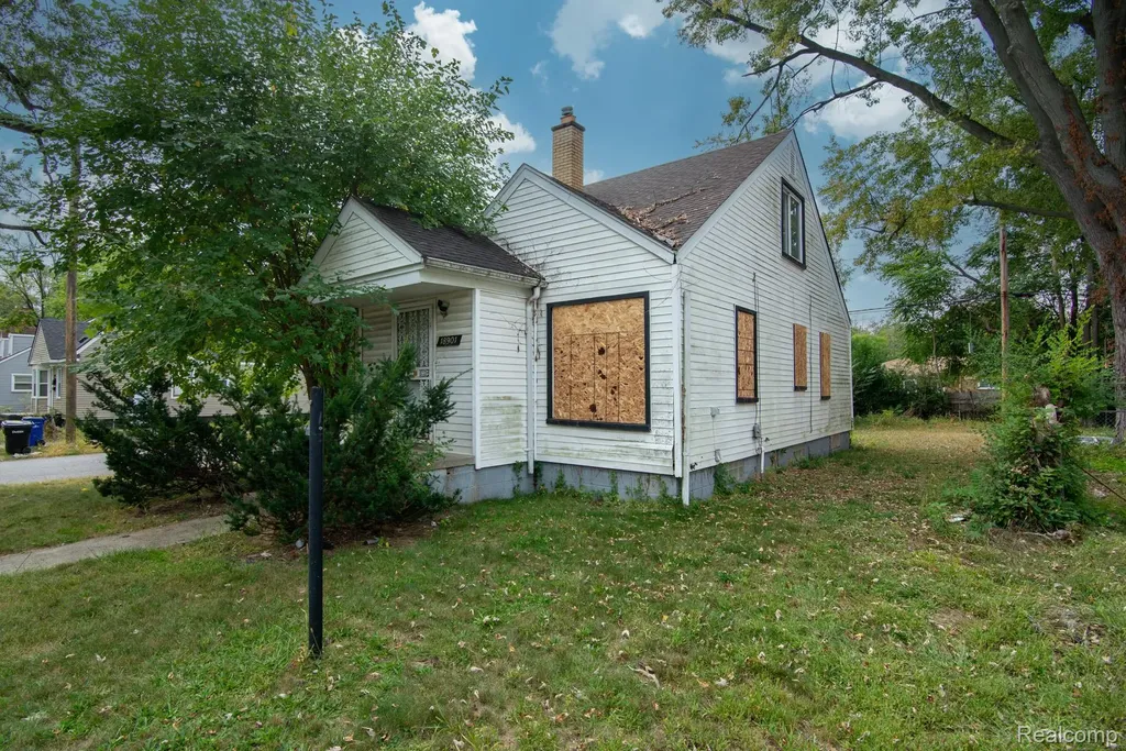 326 Eastlawn Street Detroit City MI 48215