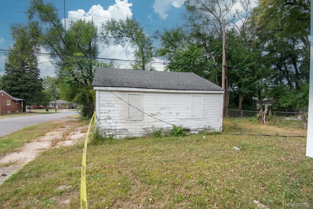 326 Eastlawn Street Detroit City MI 48215