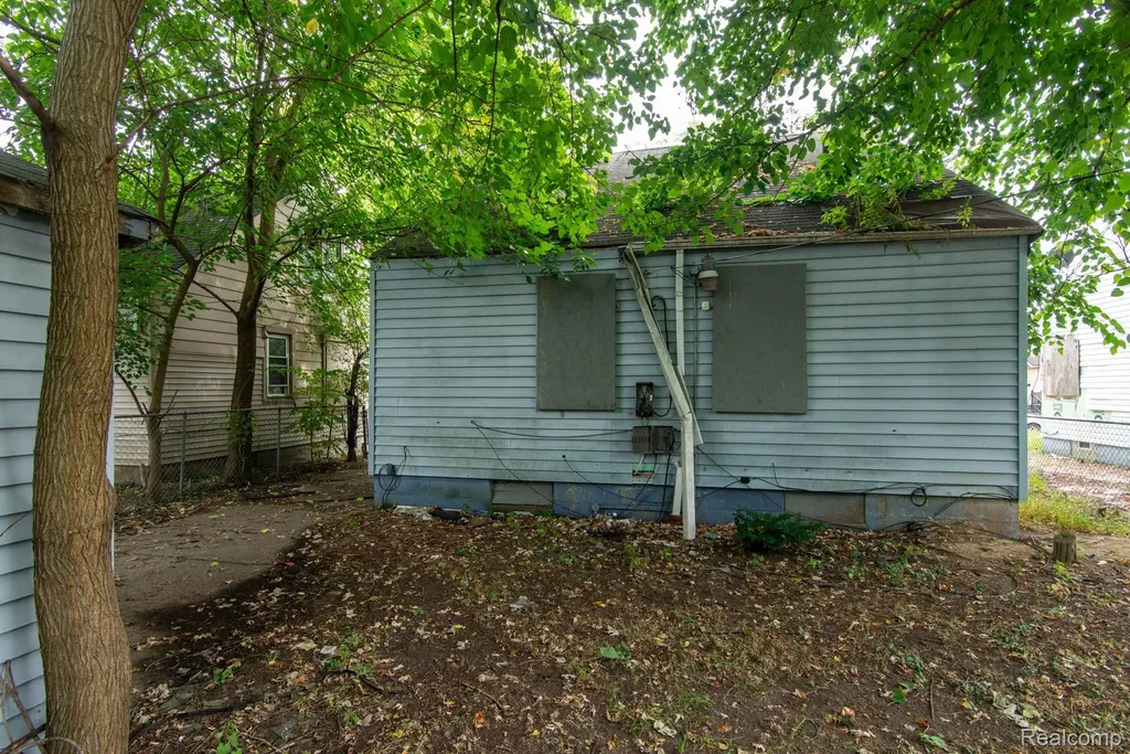 326 Eastlawn Street Detroit City MI 48215