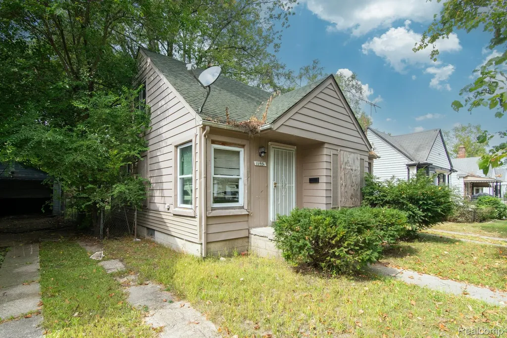 326 Eastlawn Street Detroit City MI 48215