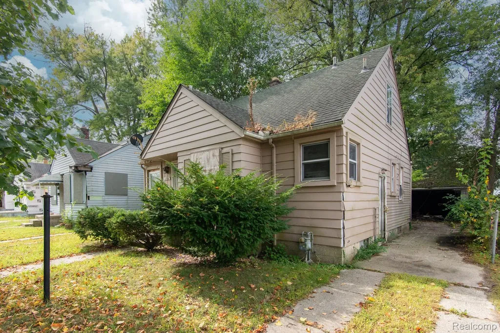 326 Eastlawn Street Detroit City MI 48215