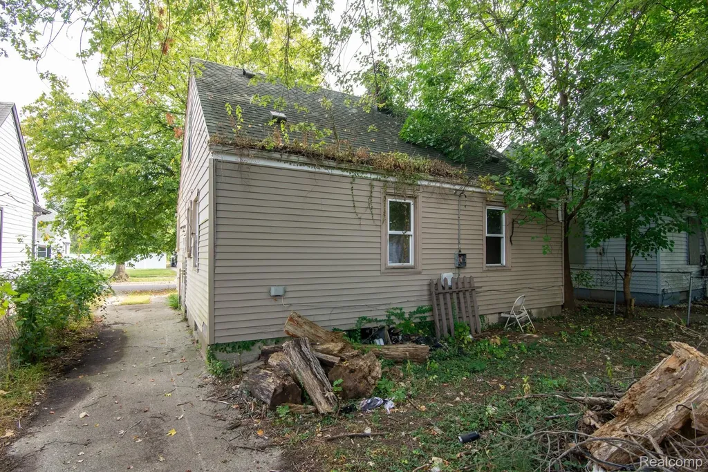 326 Eastlawn Street Detroit City MI 48215