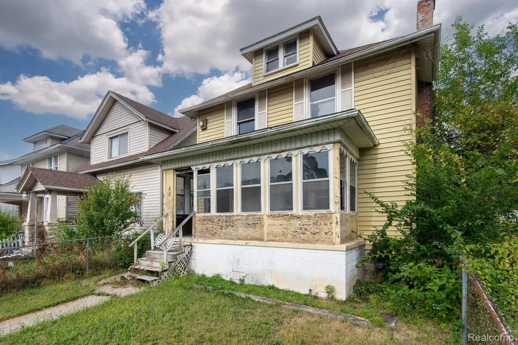 326 Eastlawn Street Detroit City MI 48215