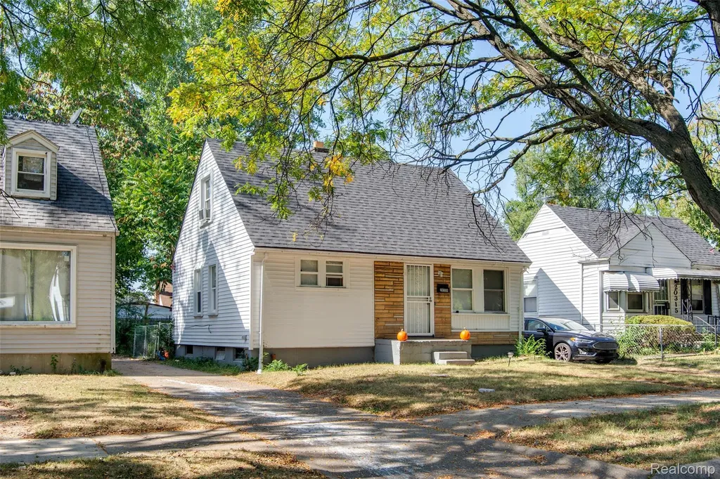 326 Eastlawn Street Detroit City MI 48215