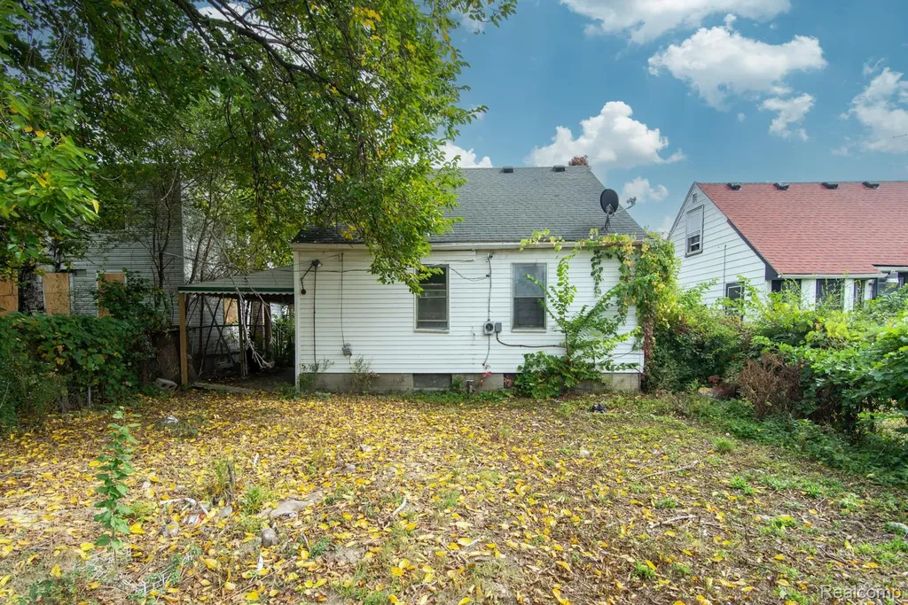 326 Eastlawn Street Detroit City MI 48215