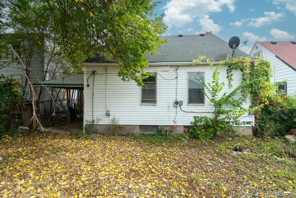 326 Eastlawn Street Detroit City MI 48215