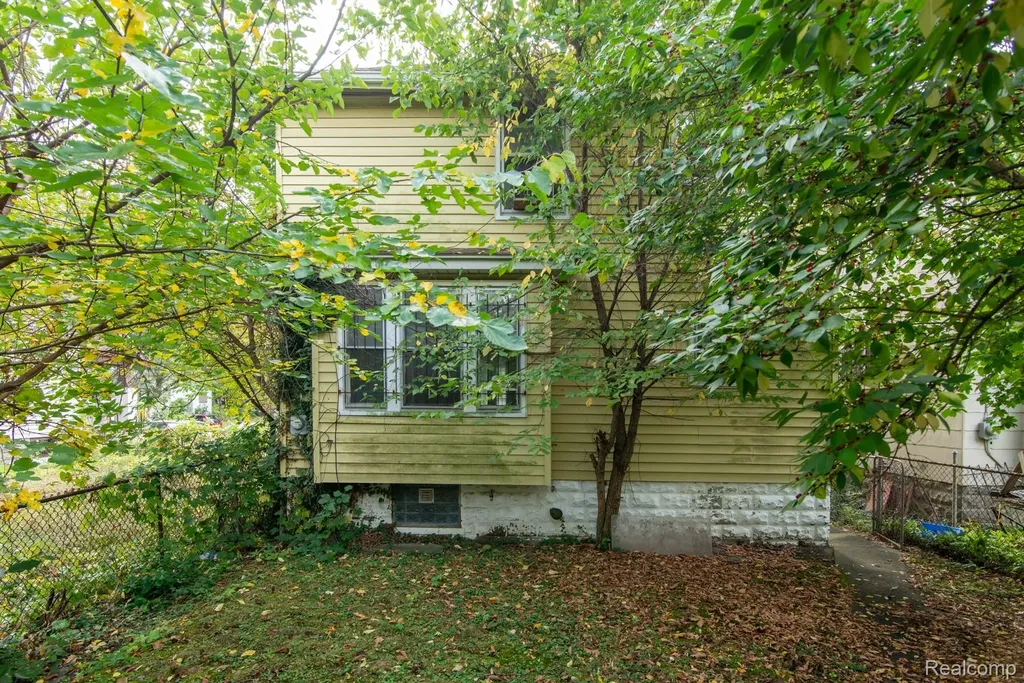 326 Eastlawn Street Detroit City MI 48215