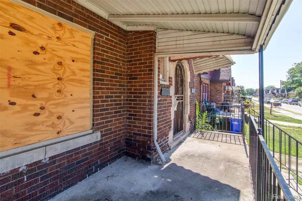 326 Eastlawn Street Detroit City MI 48215