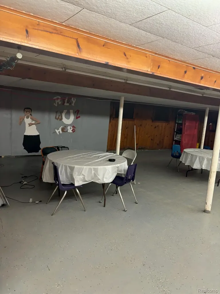 1433 Mabel Avenue Flint City MI 48506