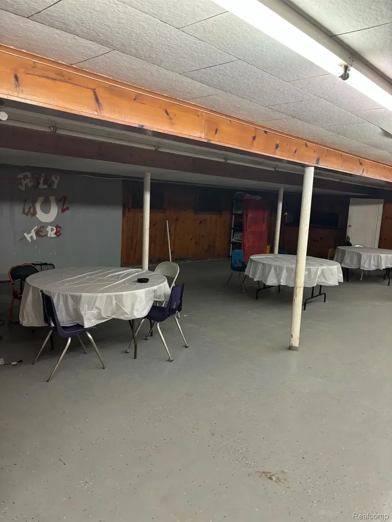 1433 Mabel Avenue Flint City MI 48506