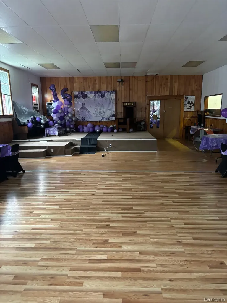 1433 Mabel Avenue Flint City MI 48506