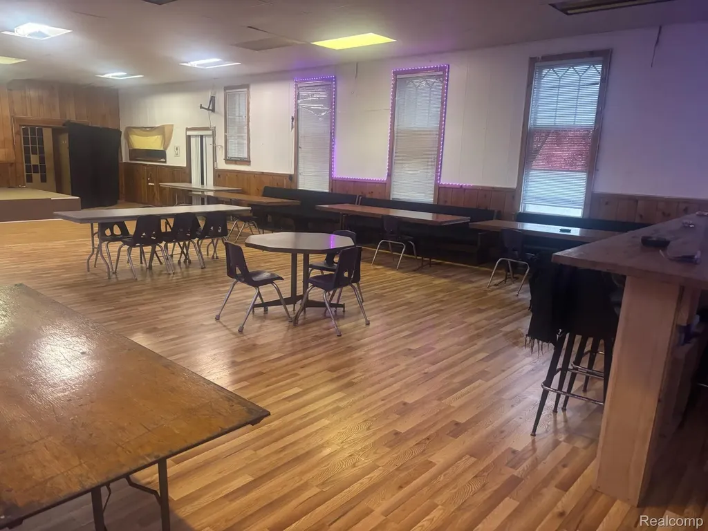 1433 Mabel Avenue Flint City MI 48506