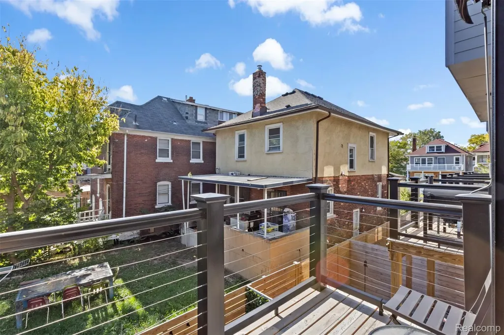 1539 Pallister Detroit City MI 48206